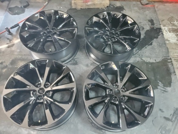 수원휠도색 수원휠수리 수원휠복원 포드 익스플로러 21인치 블랙유광도색 / 수원 탑동