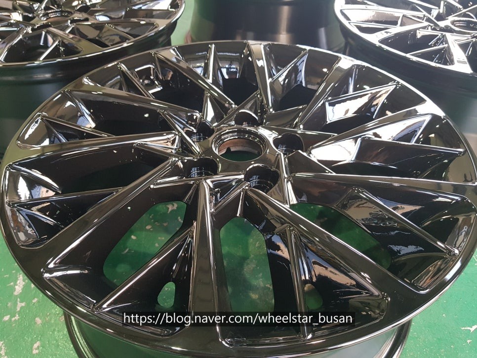 [[부산 휠복원][부산 휠도색]]현대 쏘나타 18인치 순정휠 블랙유광 시공 휠복원 휠수리휠도색비용 _wheelstar / 부산 사상 학장동