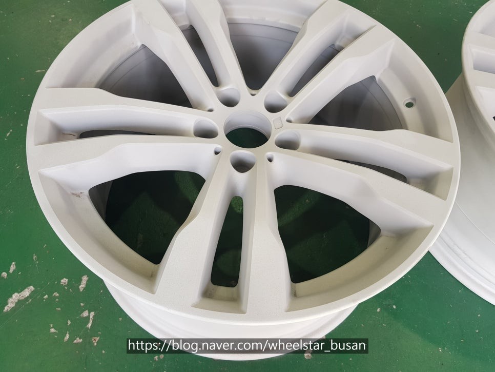 [[부산 휠도색][부산 휠수리]]BMW X5 20인치 블랙유광시공 휠복원 휠수리 휠도색비용_wheelstar