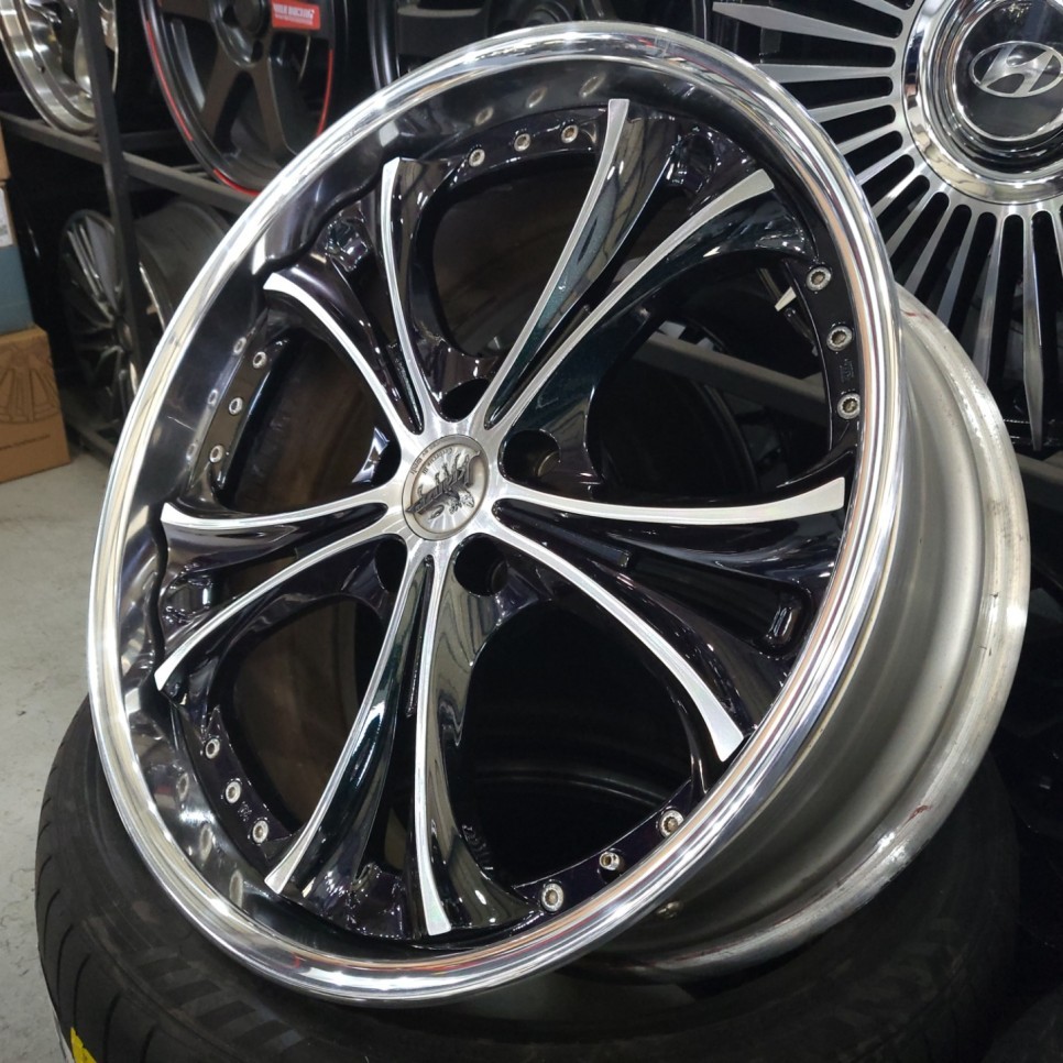 대품+95만원]20인치 웨즈 크란제 켈베로스3 카멜레온 휠[명품휠스토리] / 경기 시흥 | 오늘의카 - 튜닝,정비 시공후기 모음 앱