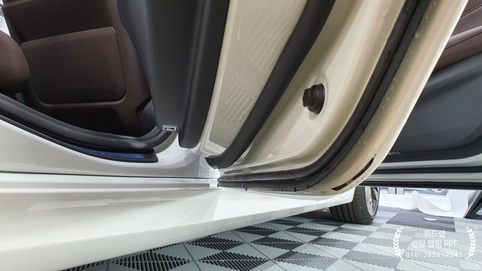 수트입은 운동선수! BMW M550i 무광 전체 PPF 시공 1탄(모터스킨 무광 PPF, 블랙 PPF) 부산 경남 명지 오션시티 국제신도시 다대포 용원 PPF 랩핑 맛집 위드랩 / 부산 강서 신호동