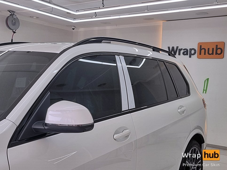 BMW X7 블랙유광으로 크롬딜리트, 작은 포인트 변화가 전체적인 느낌을 다르게 해요 - 랩허브 / 일산, 파주, 고양 자동차 랩핑 / 고양,일산,김포