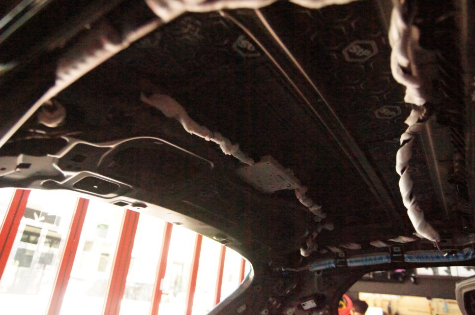 BMW F40, G20 천장 방음( 천장잡소리, 썬루프잡소리) / 수원, 광교, 동탄