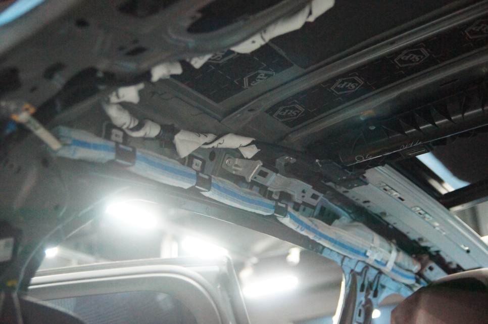 수원 에스튠 - BMW F40 썬루프 잡소리 /크리스탈 3종 장착 / 수원, 광교, 동탄