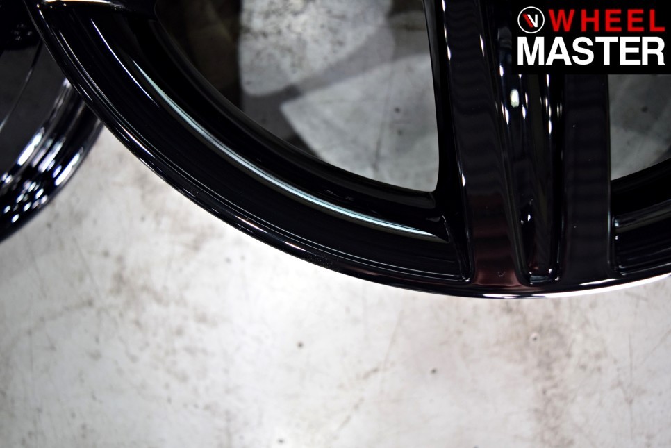 [휠마스터] 다이아몬드컷팅휠을 블랙유광으로 도색한 BMW 118d / 일산 분체도장 / 파주,일산