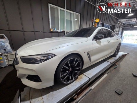 BMW M850I 포트홀 충격으로 심각한 휠굴절 수리 (열변형없는 휠굴절수리) / 파주,일산