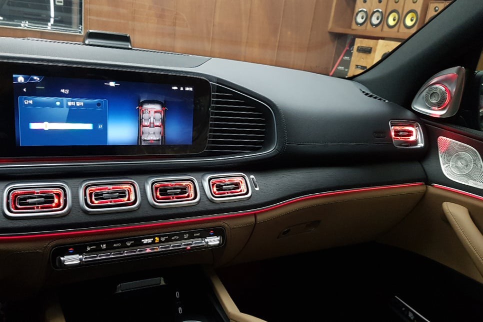 벤츠 GLS 450, 4D 부메스터 전동트위터 & 송풍구엠비언트 + 세로그릴 [ 울산 아인스아우토 ]