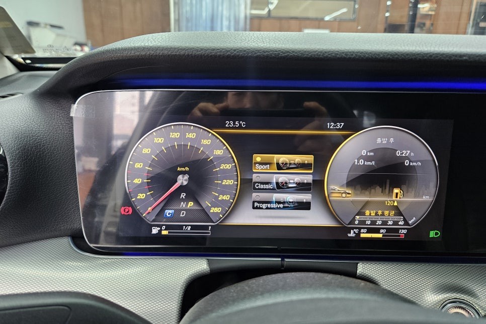 울산 벤츠 w213 E클래스 와이드콕핏 모니터