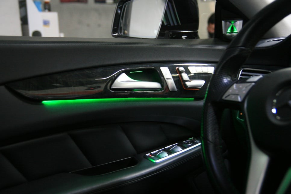 벤츠 CLS 클래스 ( W218 ) 순정형 멀티컬러 엠비언트 + 뱅앤올룹슨 트위터 ( 모래시계 트위터 ) [ 울산 아인스아우토 ]