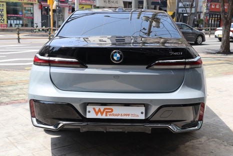 성수동 BMW 7시리즈 투톤랩핑 -고급스러움을 더하다.