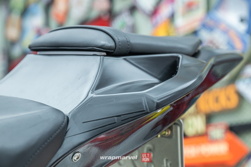 BMW S1000rr 바이크 랩핑 광주 랩마블에서 올블랙으로