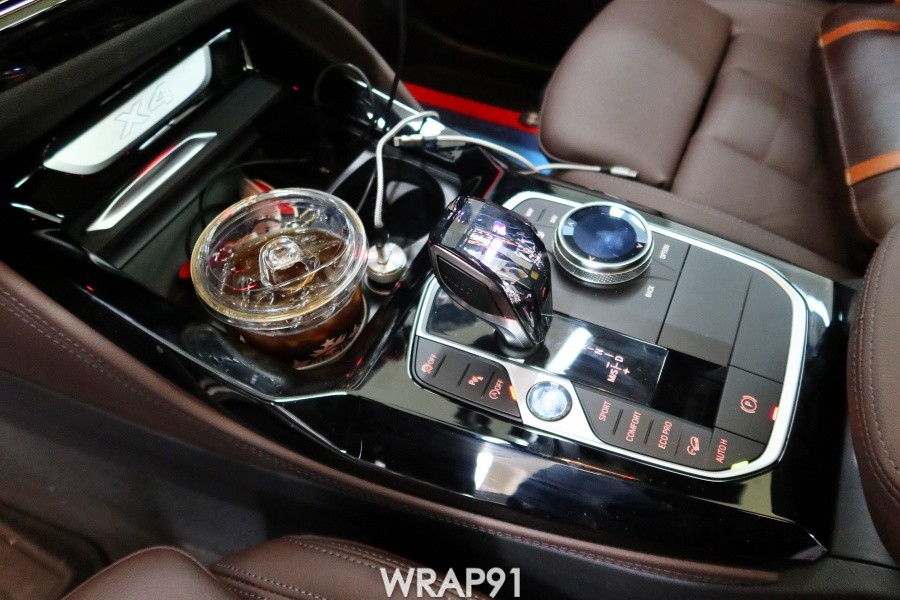 BMW X4 실내 포인트 랩핑 - 3M 4D 리얼카본, 경남 창원 자동차 랩핑 전문점 랩91 / 마산, 김해, 창원