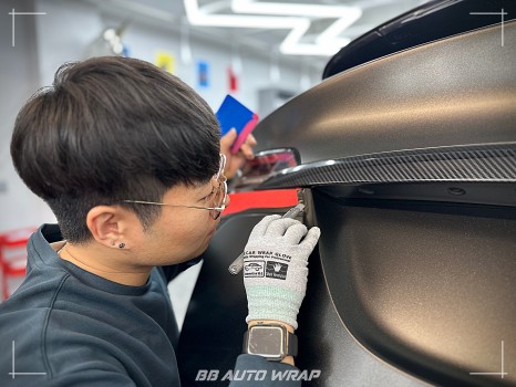 테슬라 모델 X 사고 수리 후 비비 오토 랩에서 3M 사틴 골드 더스트 블랙으로 보험랩핑 재시공하기 / 부산 강서구