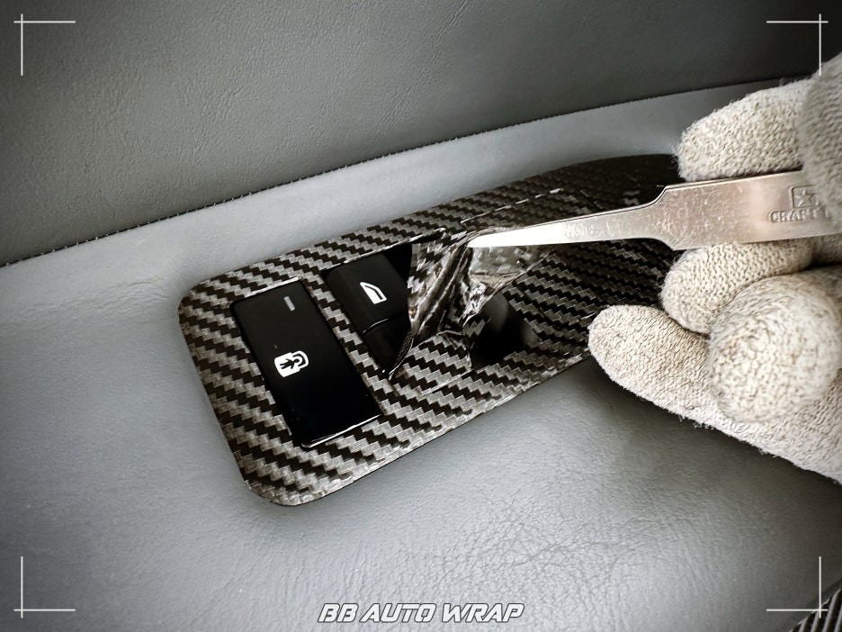 [공지] BMW 전기차 iX 상단 블랙 PPF와 실내 랩핑으로 최첨단 모습으로 만들기!