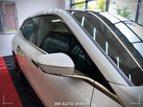 [공지] BMW 전기차 iX 상단 블랙 PPF와 실내 랩핑으로 최첨단 모습으로 만들기!
