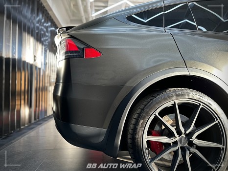 테슬라 모델 X 사고 수리 후 비비 오토 랩에서 3M 사틴 골드 더스트 블랙으로 보험랩핑 재시공하기 / 부산 강서구