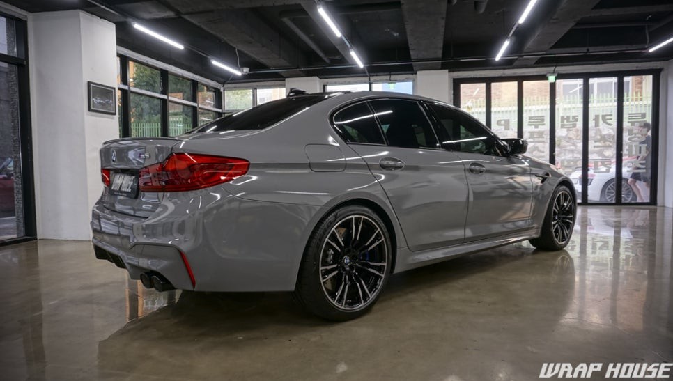 BMW F90 M5 에이버리 락그레이 전체랩핑 시공+카본루프PPF 시공[김포랩핑전문업체][랩하우스] / 김포시 양촌읍