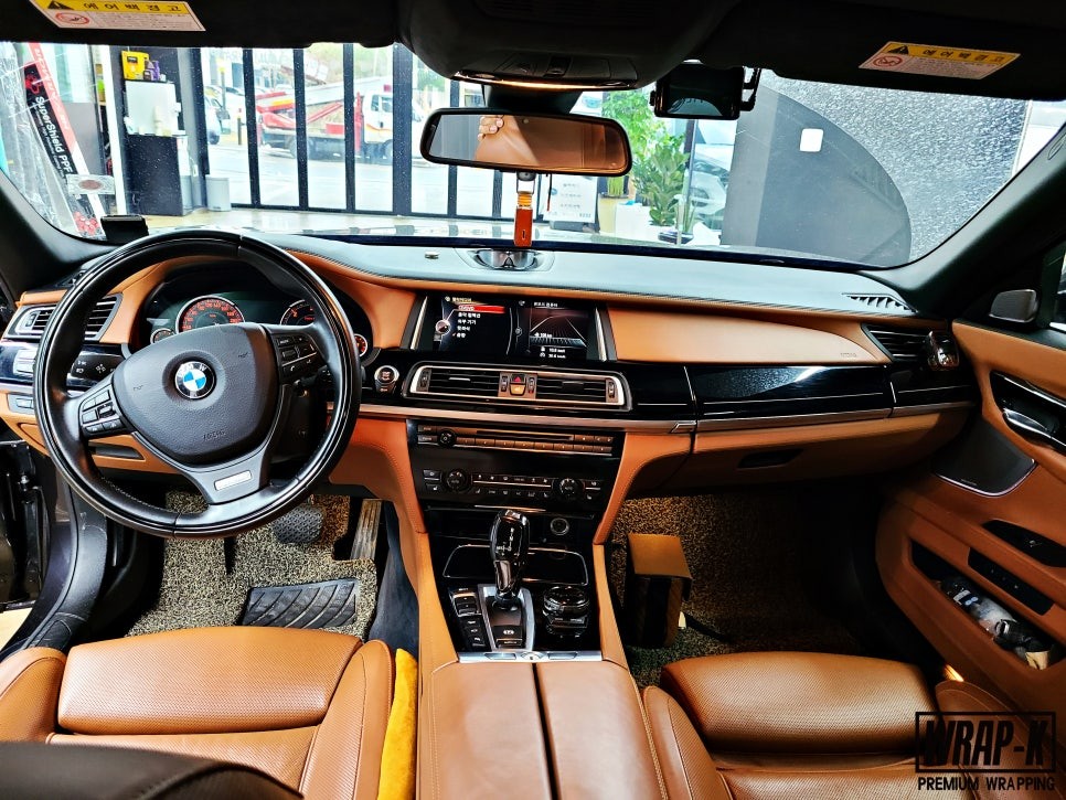 BMW 750LD 실내랩핑은 일산랩핑 명가 렙케이로 오세요