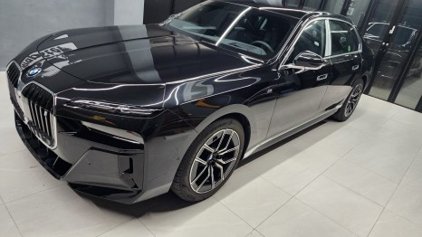 BMW i7 하단 투톤(듀오톤) 랩핑 / BMW / i7 / 경기도 고양시