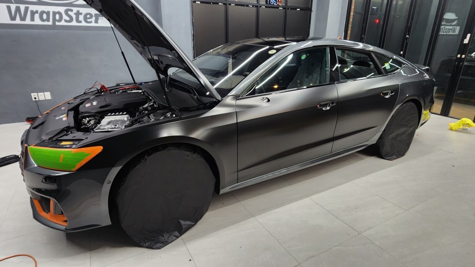 Audi A7 에이버리 사틴블랙 전체랩핑 / 아우디 / A7 / 경기도 고양시