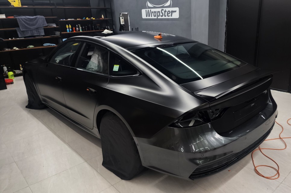 Audi A7 에이버리 사틴블랙 전체랩핑 / 아우디 / A7 / 경기도 고양시
