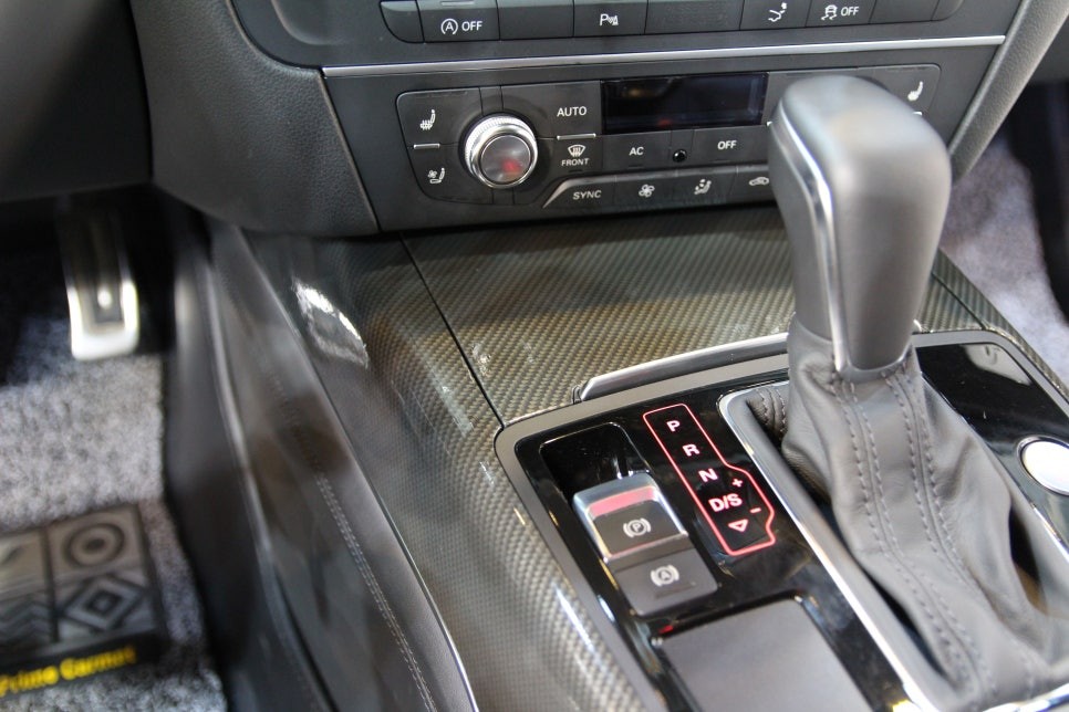 아우디 RS7 A7 실내 랩핑 재시공으로 깔끔하게!