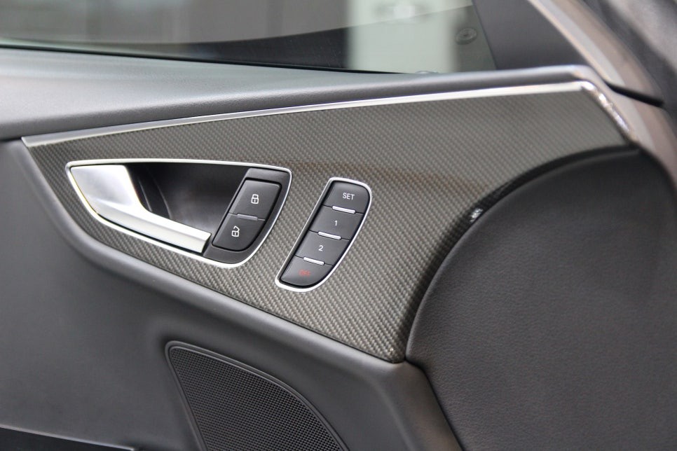 아우디 RS7 A7 실내 랩핑 재시공으로 깔끔하게!