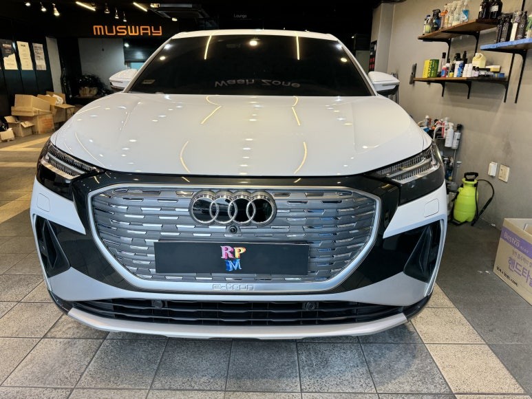 부산 아우디 Q4 이트론 E TRON 순정형 어라운드뷰 서라운드뷰 시공후기! / 부산 동래, 양산