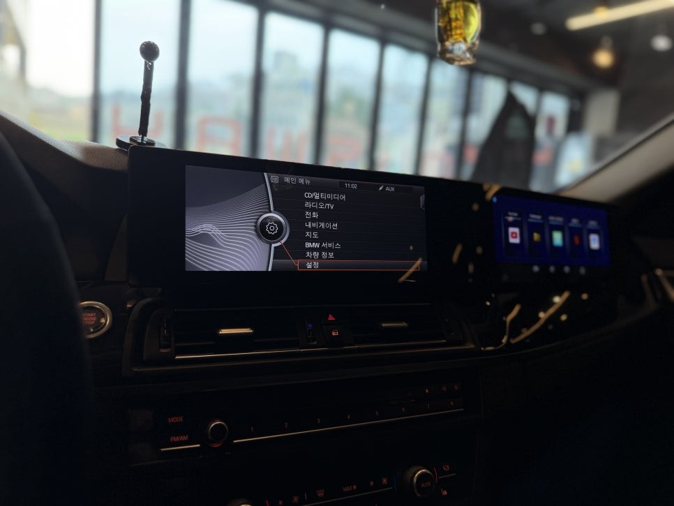 BMW F10 5시리즈 튜닝끝판왕 24.6듀얼스크린 안드로이드올인원 크리스탈3종시공 / 부산 동래, 양산