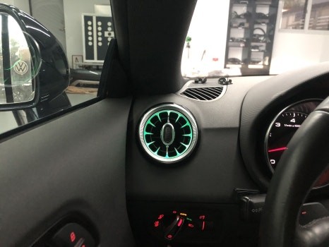 아우디 TT 차량 근접도어 키리스 버튼시동, 송풍구 엠비언트 장착. 대전 엠제이솔루션. / 대전,세종,청주