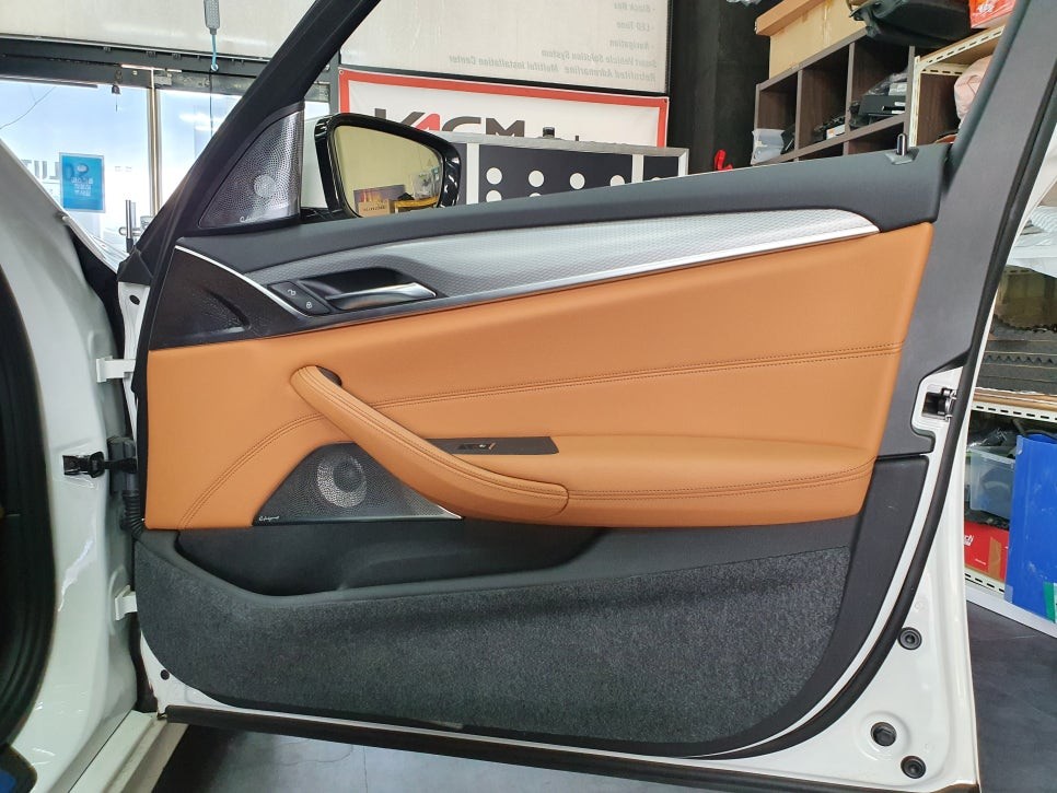 BMW 5시리즈 G30 오버젠 회오리 엠비언트 트위터 미드레인지 장착. / 대전,세종,청주