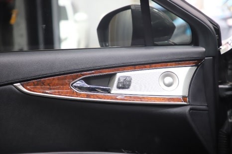 링컨 노틸리스 실내랩핑 블랙 우드로 세련되고 고급스럽게! / 인천 남동 구월동