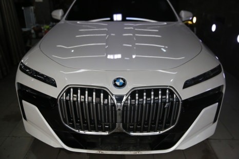 BMW 7시리즈 무광펄 전체 PPF 시공으로 차별화 된 질감과 도장보호력까지!