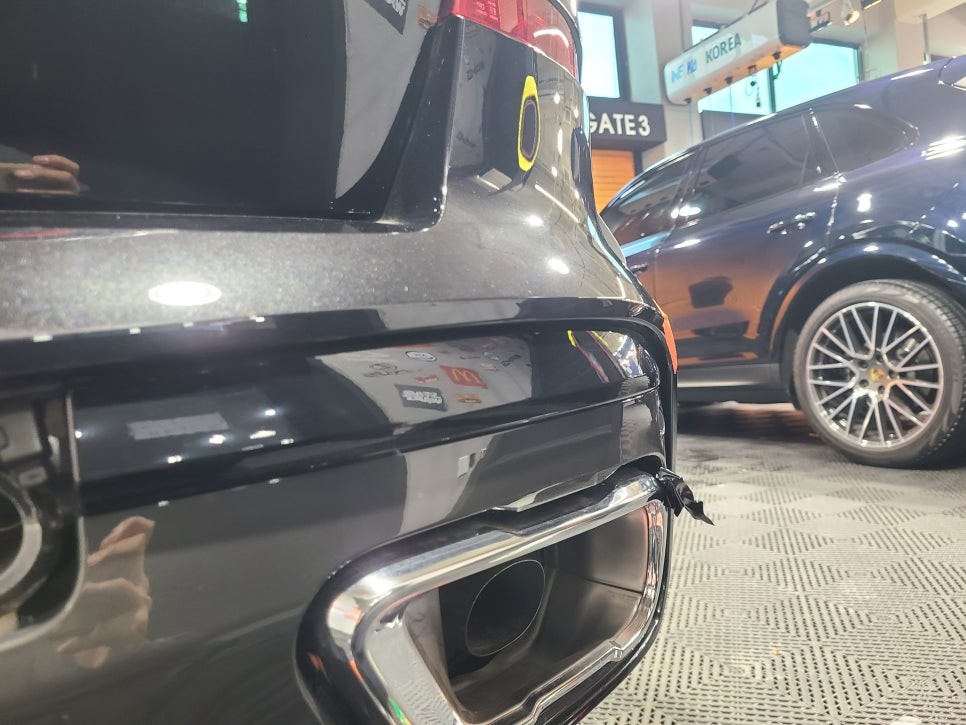 BMW X7 . 사파이어블랙 . 전체크롬죽이기.크롬랩핑