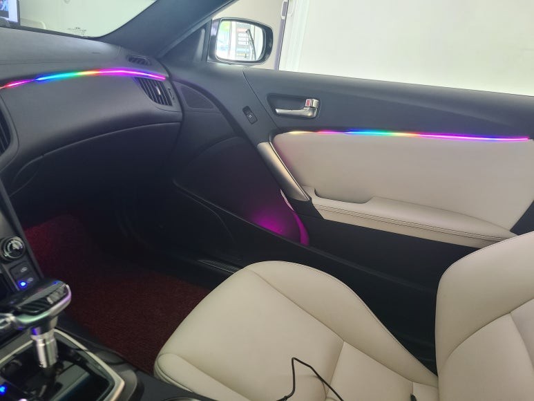 제네시스 쿠페 SB 무빙엠비언트-화이트라인 / 대전 서구 도마동