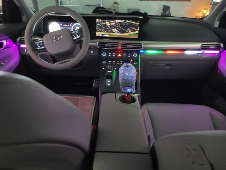 넥쏘 SB 무빙엠비언트-화이트라인 / 대전 서구 도마동