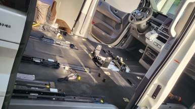 스타리아(9인승) 바닥모노륨 바닥방음 리뷰,~ 인천 안산 수원시흥 과천 일산 김포 의정부 광명 시흥 평촌 산본 판교 분당 용인 동탄 오산 평택 여주 이천 광주 구리 남양주 성남 / 의왕, 군포, 안양