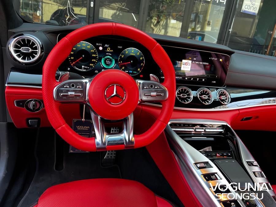 메르세데스 벤츠 AMG GT43 핸들 커스텀 보거니아 성수