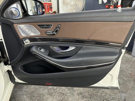 벤츠 S 클래스 W222 S450L 실내 커스텀 핸들 시트 가죽 염색 아이보리 시공