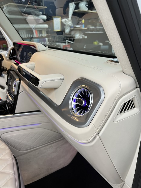 벤츠 지바겐 G바겐 G63amg 실내 커스텀 핸들 대시보드상단 가죽 아이보리 커스텀 염색 / 서울 성동구