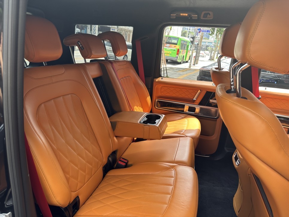 벤츠 지바겐 G바겐 G63amg(W463b) 실내 커스텀 핸들 시트 가죽 염색 에르메스 오렌지 커스텀 튜닝 시공 / 서울 성동구