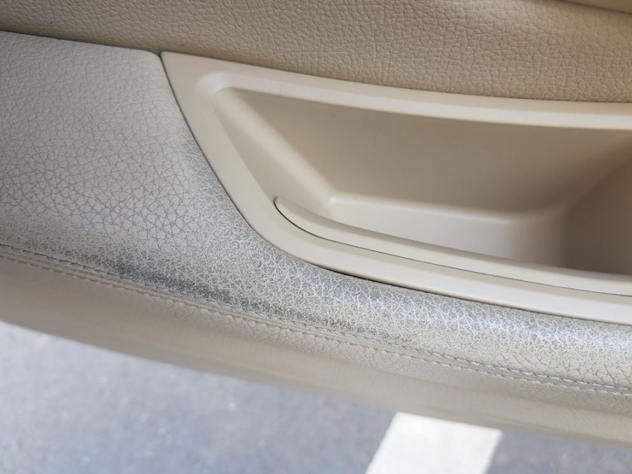 경기남부 / 베이지색, bmw528i 헤진 도어트림 과 자동차콘솔 복원 수원 / 경기 화성 / 수원.화성