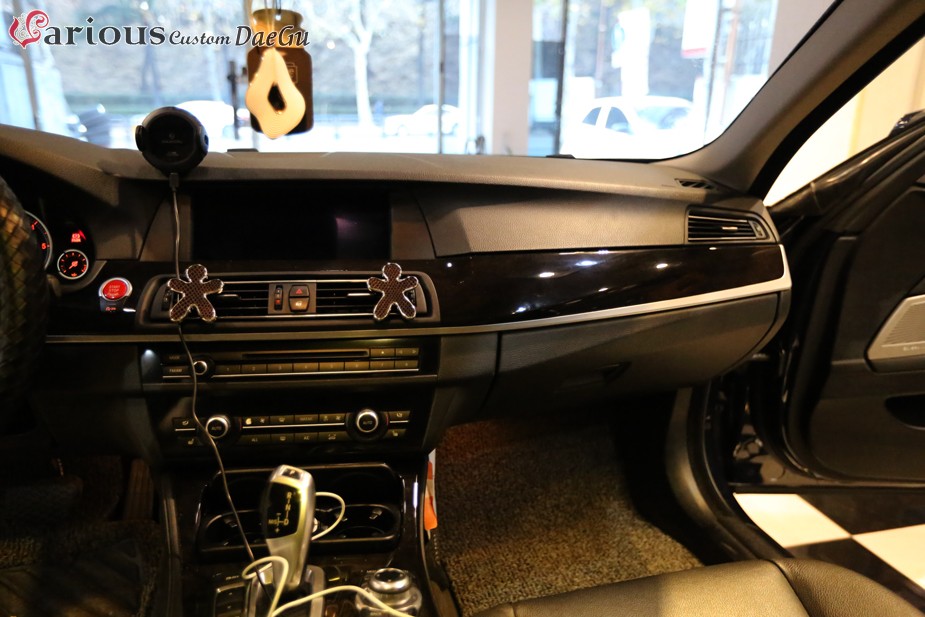 BMW 520d f10 순정컬러 엠비언트라이트 시공 / 대구 구미