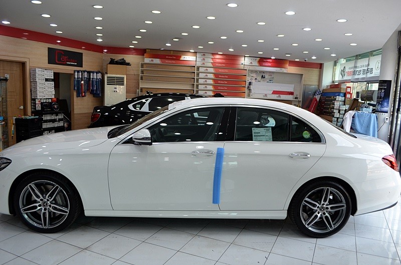 벤츠 E300 솔라가드 새턴 썬팅!!