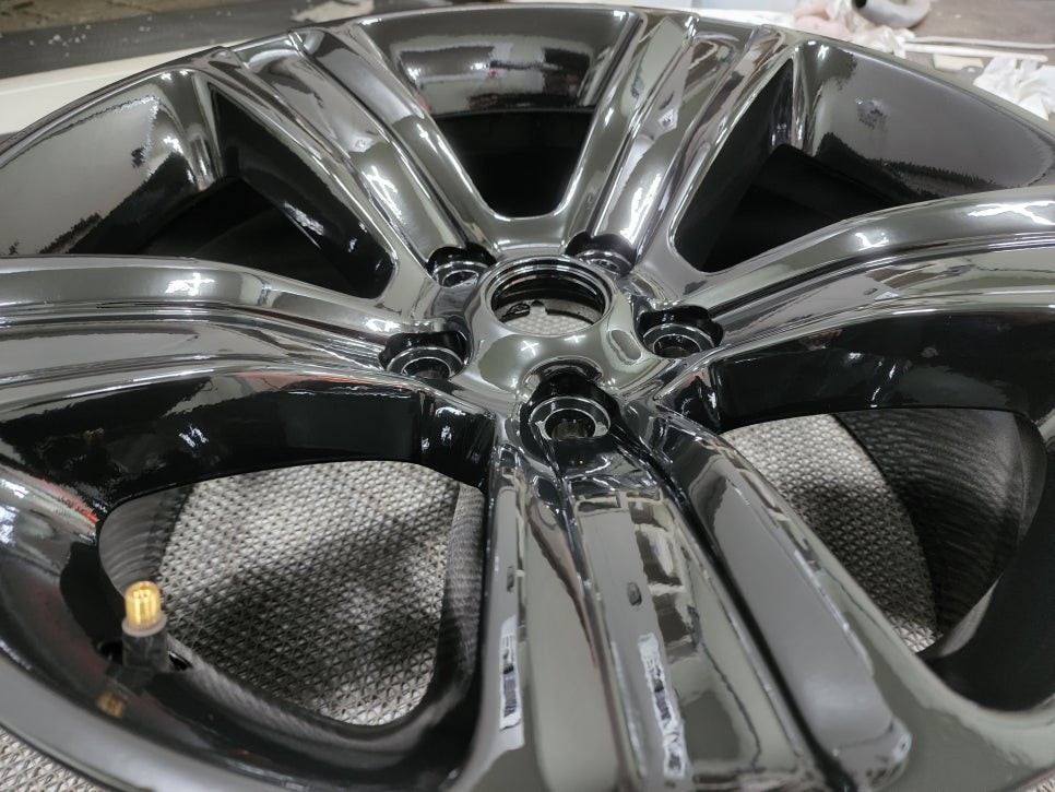 닷지 램 올블랙 랩핑과 올블랙 휠복원,휠도색 / 광주 북구, 서구, 남구, 동구