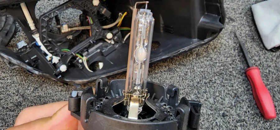 F10 헤드라이트 내부복원 습기제거 +벌브교체 (헬라) 천안헤드라이트 전문 오토앤아트 / 천안,청주,세종,대전