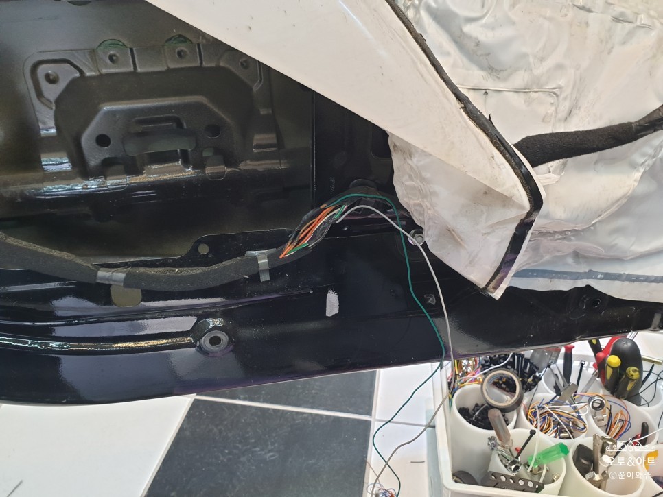 [천안/아산/평택]현대자동차 벨로스터에 매직카 멀티 락폴딩장착으로 문을 잠그면 사이드미러가 자동으로 접히는 편리함을 더하다. / 천안,청주,세종,대전