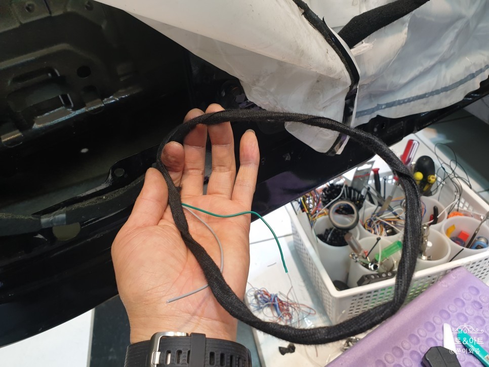 [천안/아산/평택]현대자동차 벨로스터에 매직카 멀티 락폴딩장착으로 문을 잠그면 사이드미러가 자동으로 접히는 편리함을 더하다. / 천안,청주,세종,대전