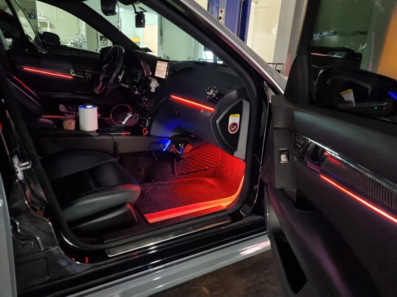 w204 c클래스 엠비언트 아크릴 엠비언트로 실내 분위기 바꿔보자