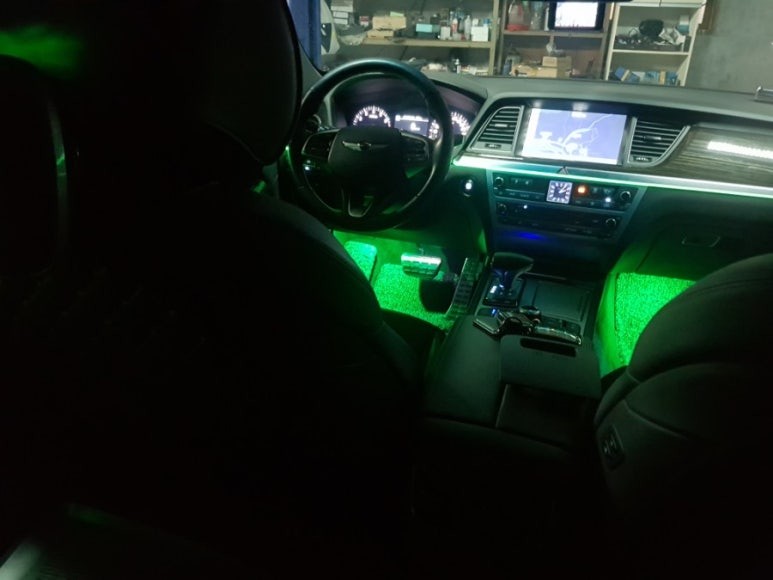 제네시스 G80 3세대 면발광 엠비언트 매립형 RGB풋등  (남양주 포천 용인 대구 전라도광주 거제도 3세대 면발광 엠비언트 시공) / 남양주, 노원, 하남, 송파